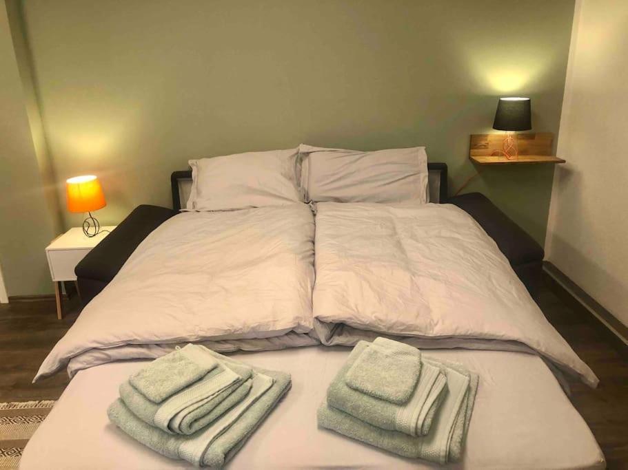 Studio Emdecker Am Delft Apartment Emden Bagian luar foto
