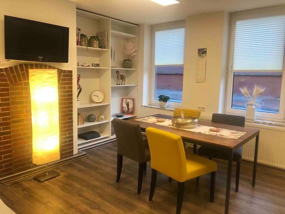 Studio Emdecker Am Delft Apartment Emden Bagian luar foto