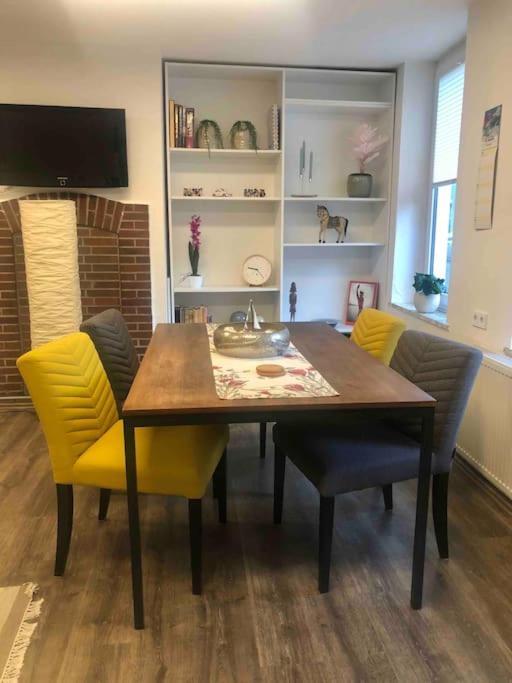 Studio Emdecker Am Delft Apartment Emden Bagian luar foto