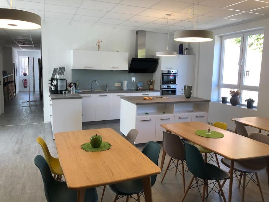 Studio Emdecker Am Delft Apartment Emden Bagian luar foto